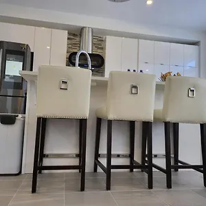 Guest house 5 Star, Ottawa